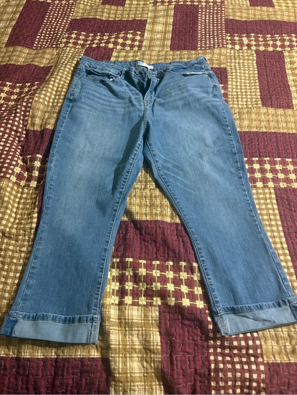 Signature by Levi Strauss Light Blue Cropped Stretch Jeans